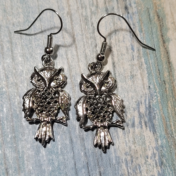Owl Set Necklace and Earrings. - Picture 5 of 8